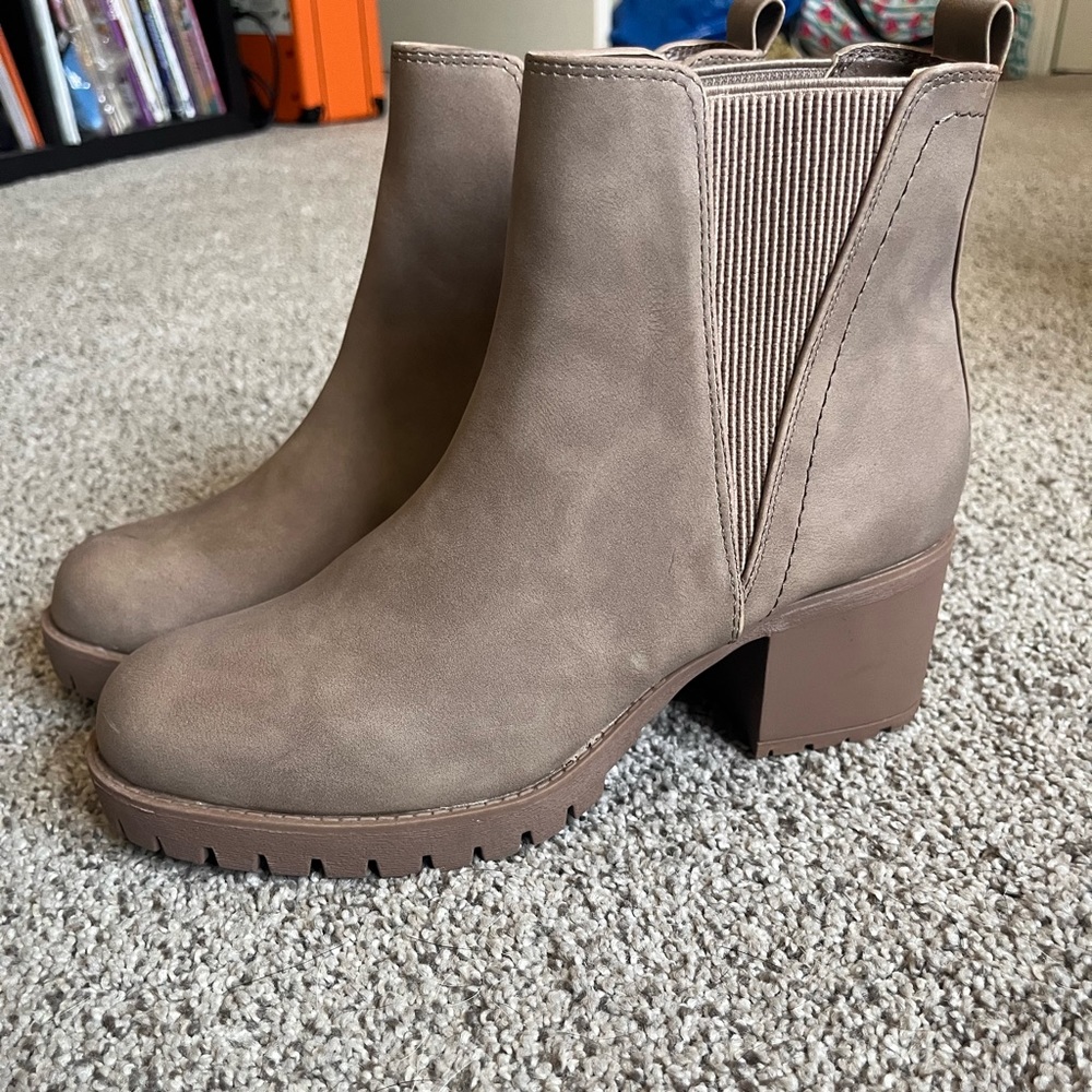 Mia Boots